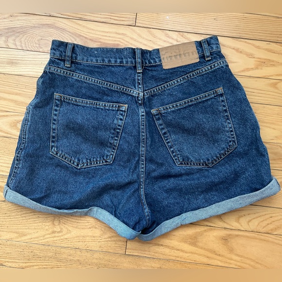 ❌ SOLD ❌ Pull & Bear High Waisted Denim Shorts Size 6 - Picture 3 of 8
